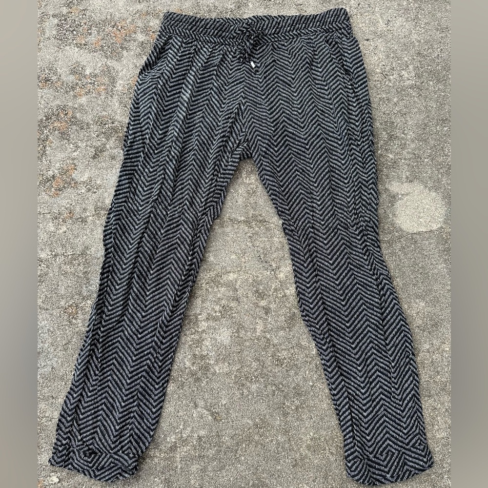 Women’s Black and White Chevron Pants
